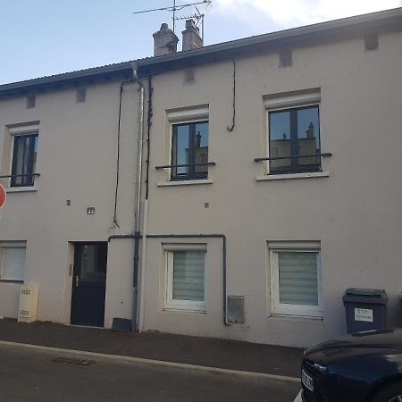 L'Ecrin De Saint Genest Lerpt - Belle Vue Et Calme Apartman Kültér fotó