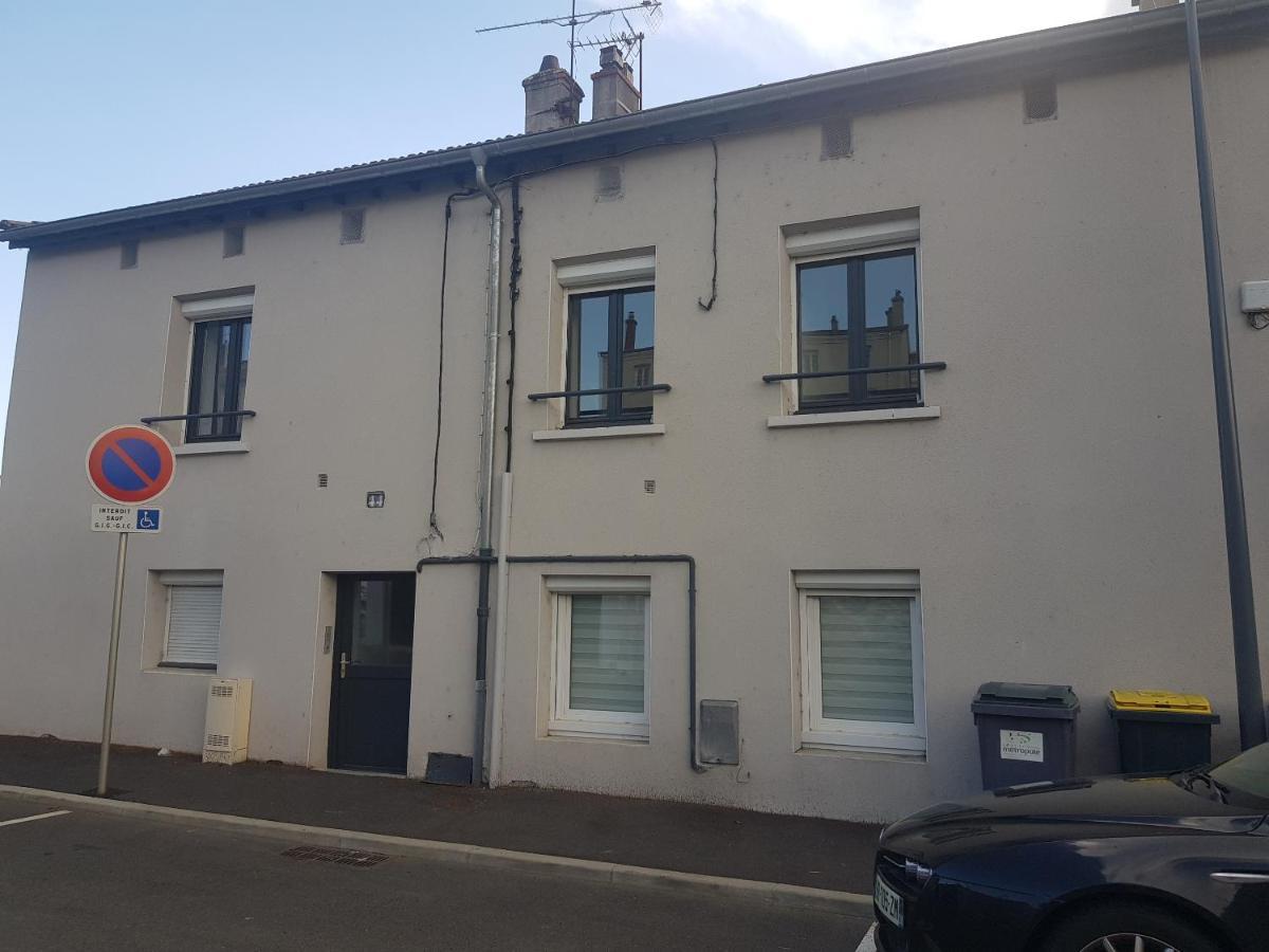 L'Ecrin De Saint Genest Lerpt - Belle Vue Et Calme Apartman Kültér fotó